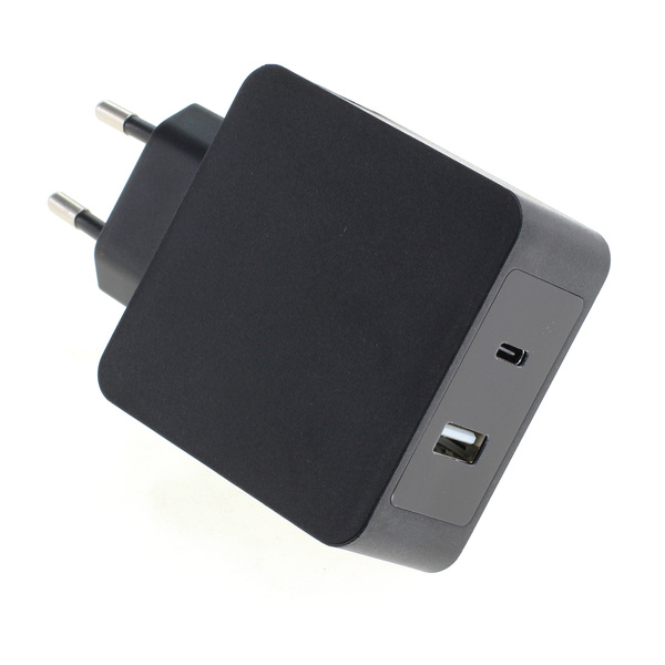 Ladegerät auf 1x USB-A Buchse (12W) / 1x Typ-C PD Buchse (18W) gesamt 30W schwarz